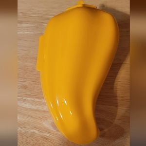 Tupperware Forget Me Not Chili Habanero Pepper Keeper Hinge Locker Orange Yellow